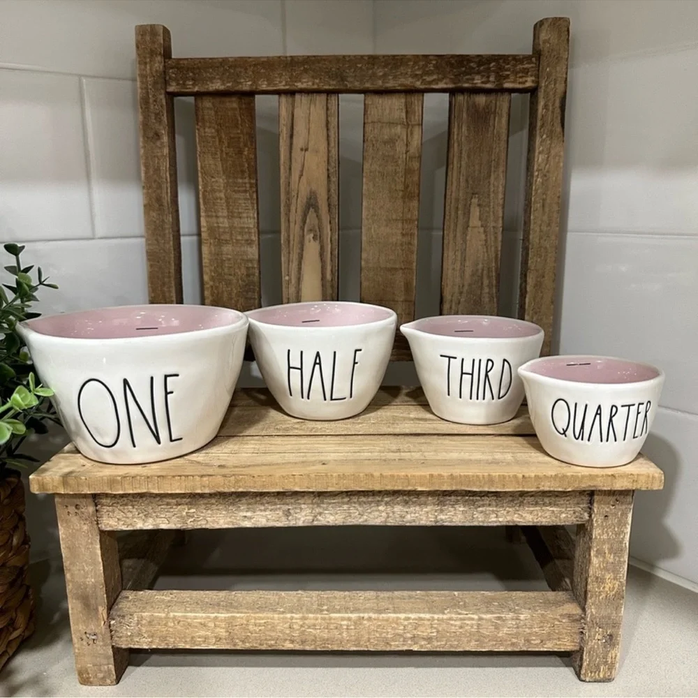 🆕 Rae Dunn | Measuring Cups with 💕 Pink Interior!
